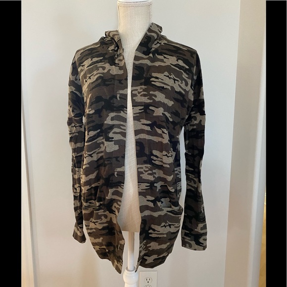 Sanctuary Sweaters - Sanctuary Camo Open Front Long Sleeve Hooded Cardigan Sweater Size Small